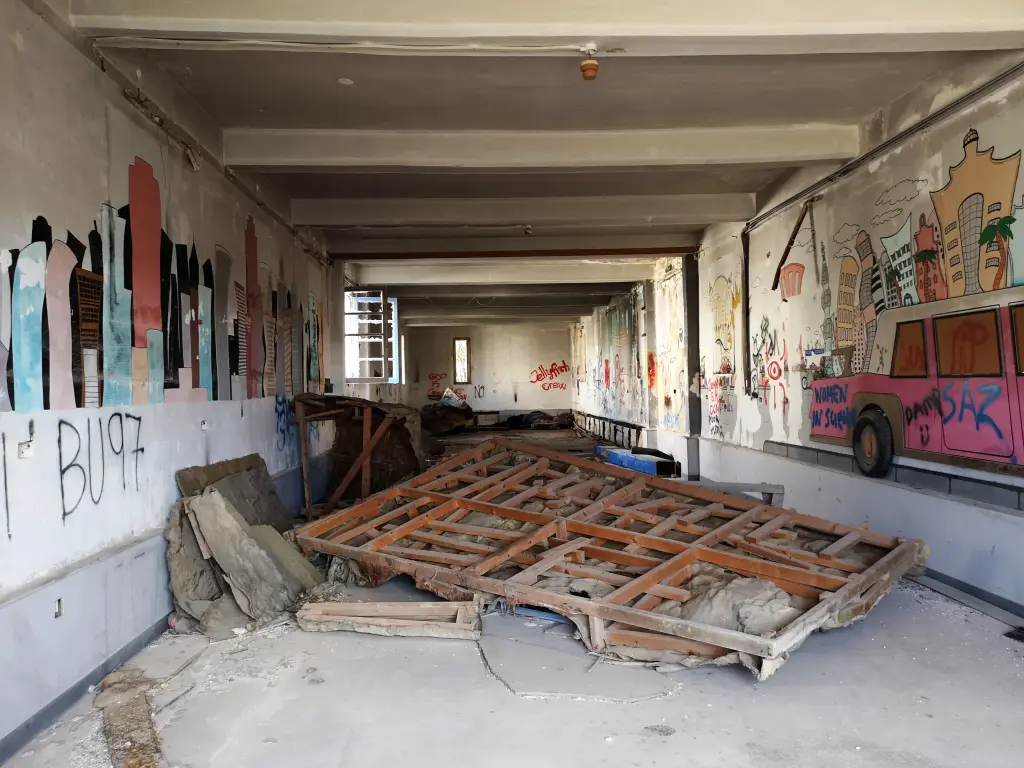 Sala de juegos del Rinella Movie Park en Malta, abandonado en el año 2000