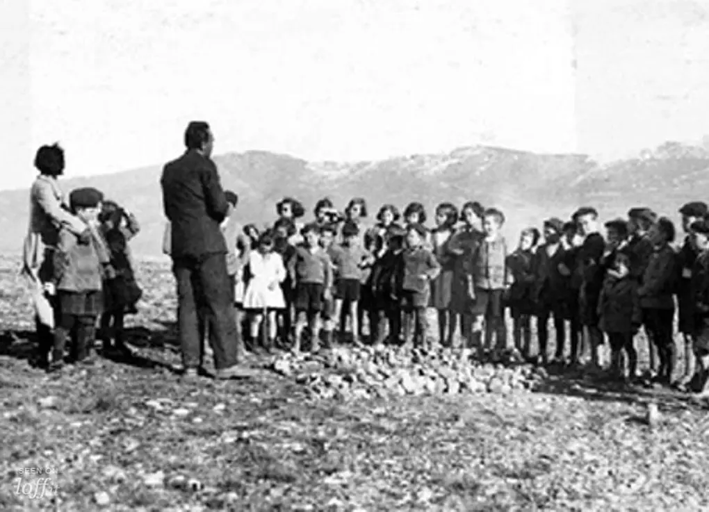 Alumnos de la institución libre de enseñanza en una de sus excursiones a la Sierra de Guadarrama.