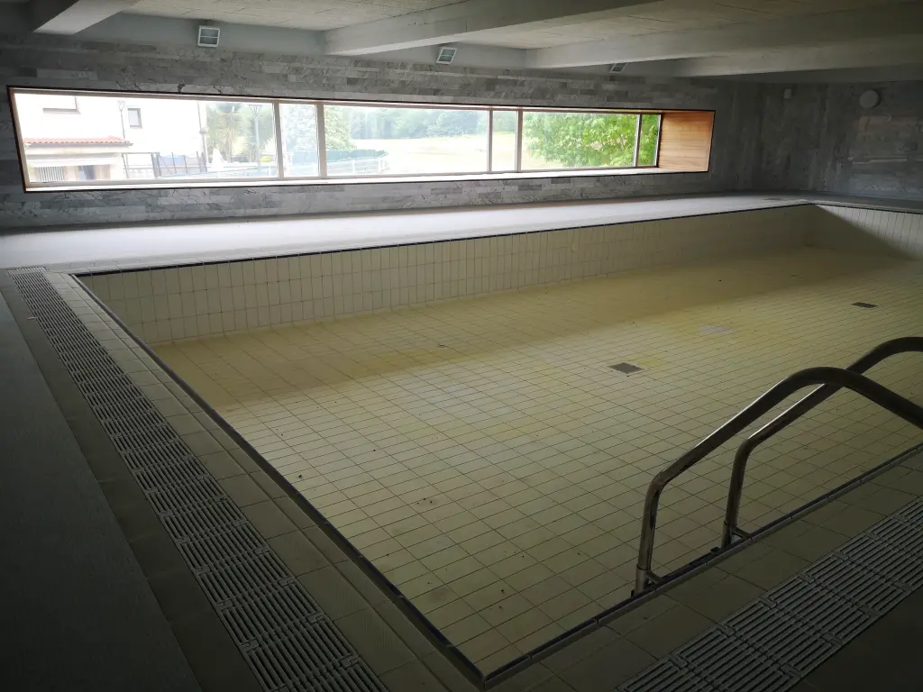 Vasca chica de la Piscina abandonada de Pesués