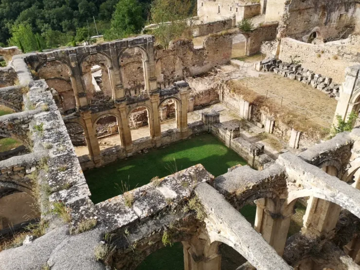 Vista desde del campanario del claustro de las ruinas del abandonado Monasterio de Rioseco