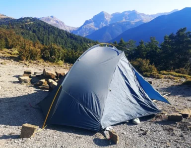 Tienda nylon ripstop 20D con recubrimiento de silicona montada en el GR15 de camino a Yesero